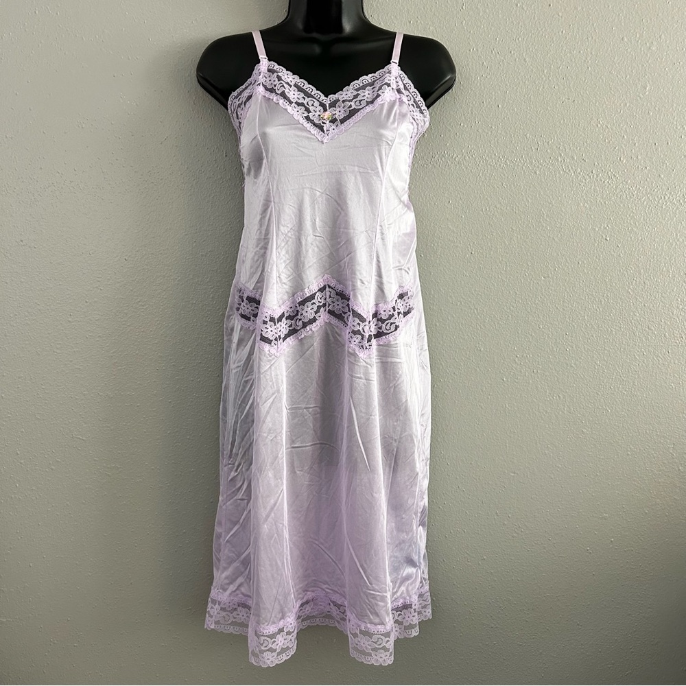 Vintage Avon Fashions Light Purple Antron Nylon Lace Trim Slip Dress Size 38 90s